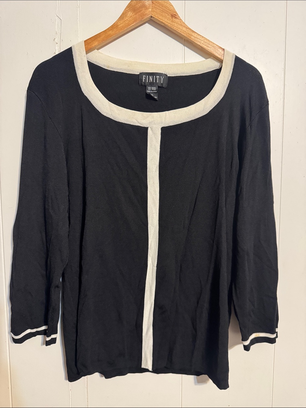 Finity Black Top with White Trim Accent XL